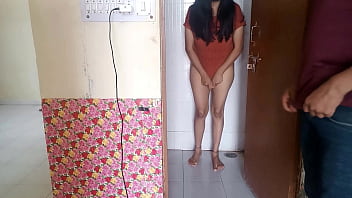 बाथरूम में चुपके से देख रहे जवान पडोसी को भाभी ने बुलाकर चूत चुदाई Xxx Bathroom Sex free video