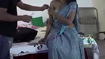 Hot Indian Bhabhi Romance With Doctor At Home free video
