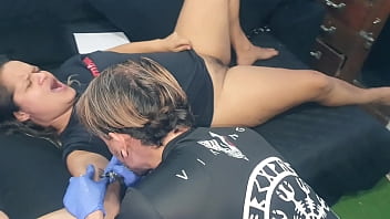 Paty Bumbum Paga Tatuagem Com Seu Xerecard Gigante Ao Alemão Tatuador. Gatopg2019 free video