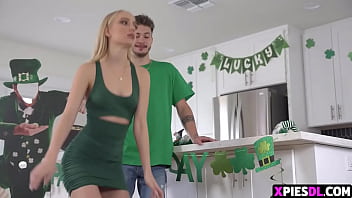 He Makes His Stepsister Suck His Dick In The Kitchen free video